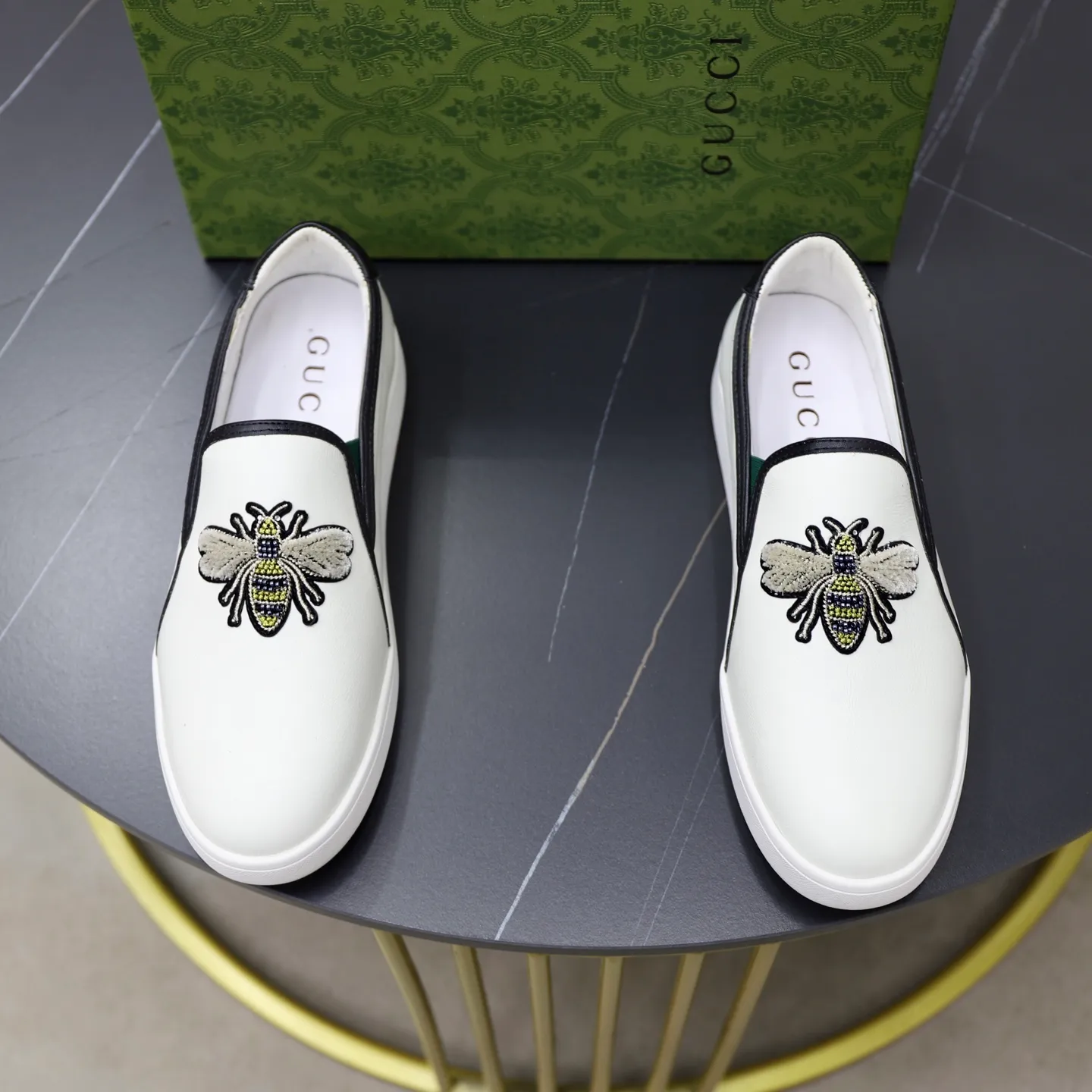 Ex-factory price: 440💰🙅‍♂️🙅‍♂️🙅‍♂️ Brand: Gucci GuCCI Standard code: 38-44 (45 customized) Grade: Same as the official website Material: Original leather splicing Comfortable and breathable pigskin lining Lightweight and wear-resistant sports outsole Style category: Men's fashionable casual shoes Running sneakers Distinguished luxury brand elements Top luxury Color: actual picture color